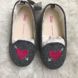 Baby Gap gray heart flats
